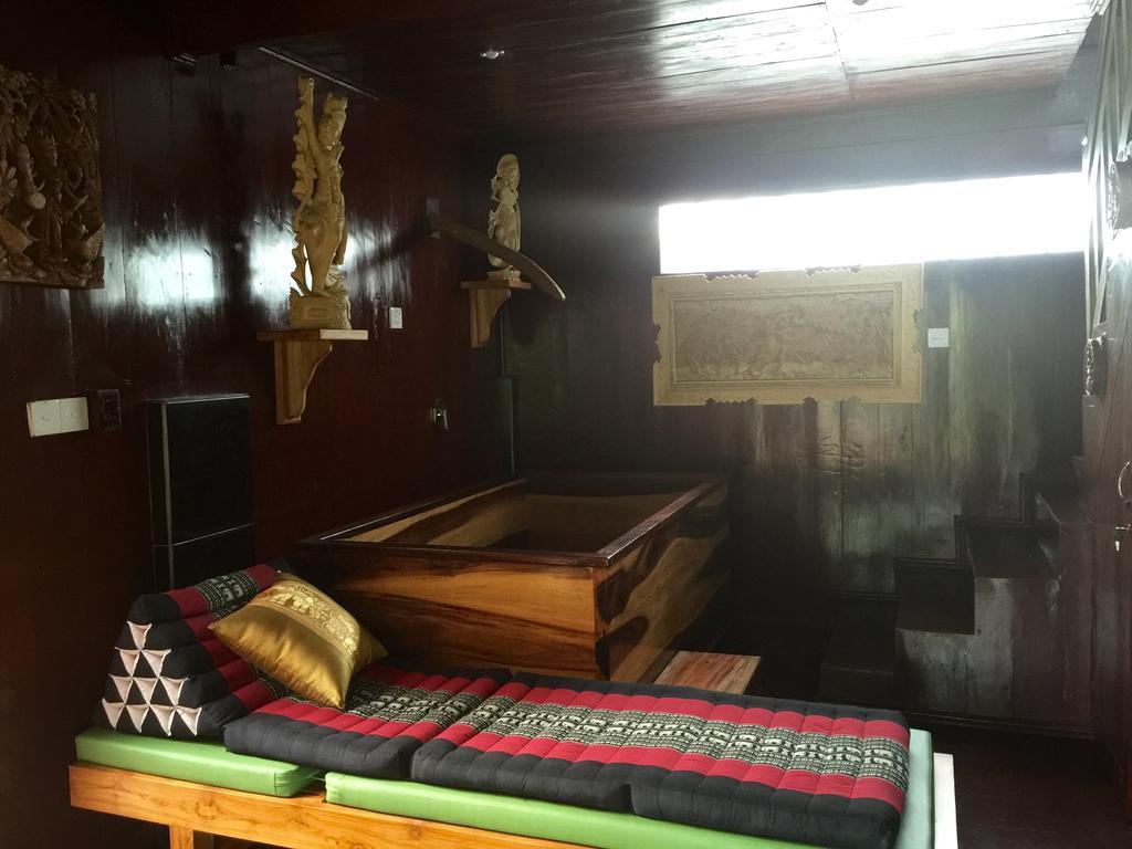 Mahogany Cottage Гили Мено Стая снимка